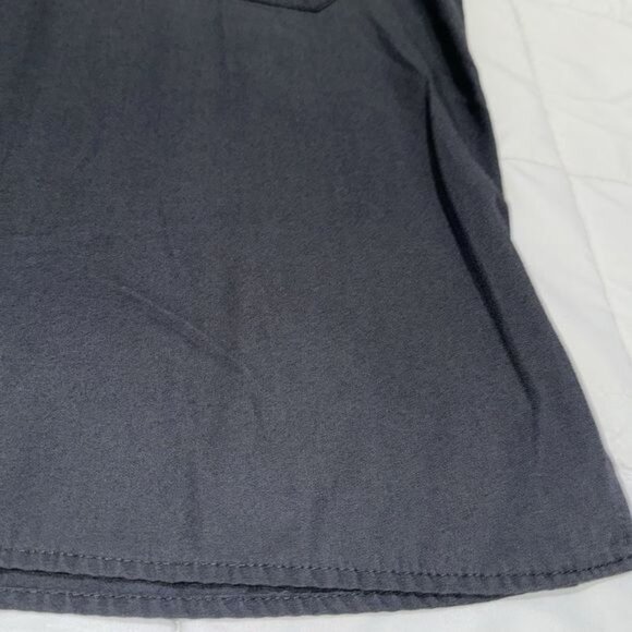 Grey V-Neck Short Sleeve Scrub Top With Front Pocket For Men - Picture 4 of 6